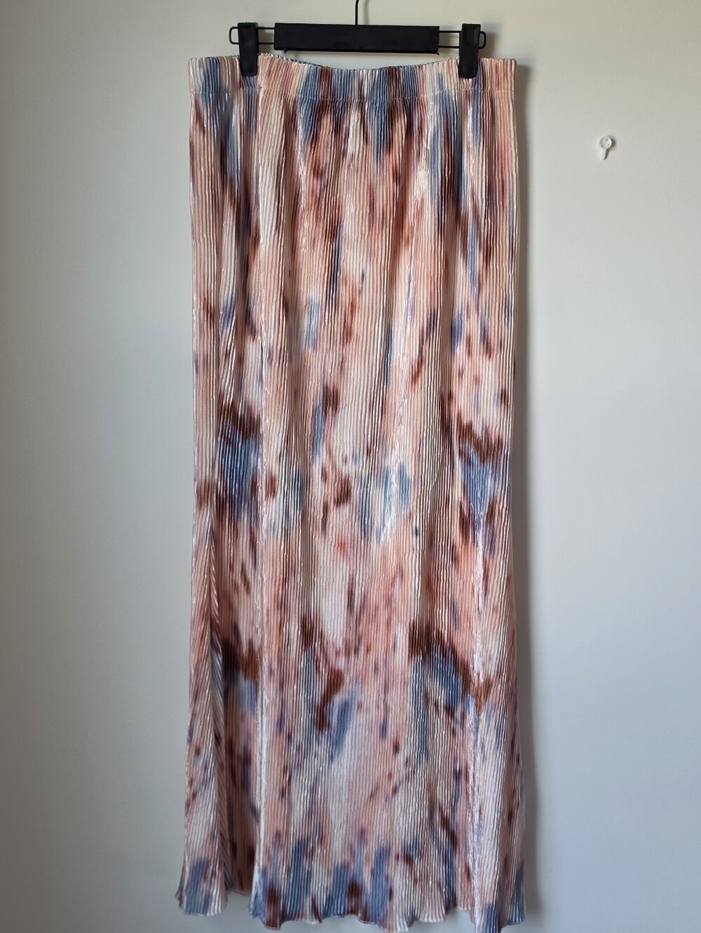 Pleated Tie Dye Maxi Skirt - Picture 2 of 15